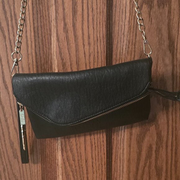 Jessica Simpson Black Faux Leather Crossbody Bag Gold Chain Leopard Lining EUC - Picture 1 of 9